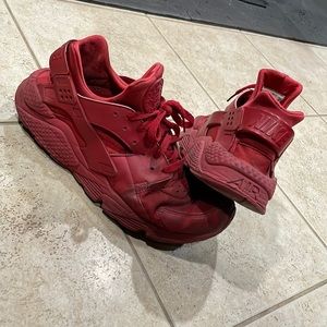 Red Nike Huarache